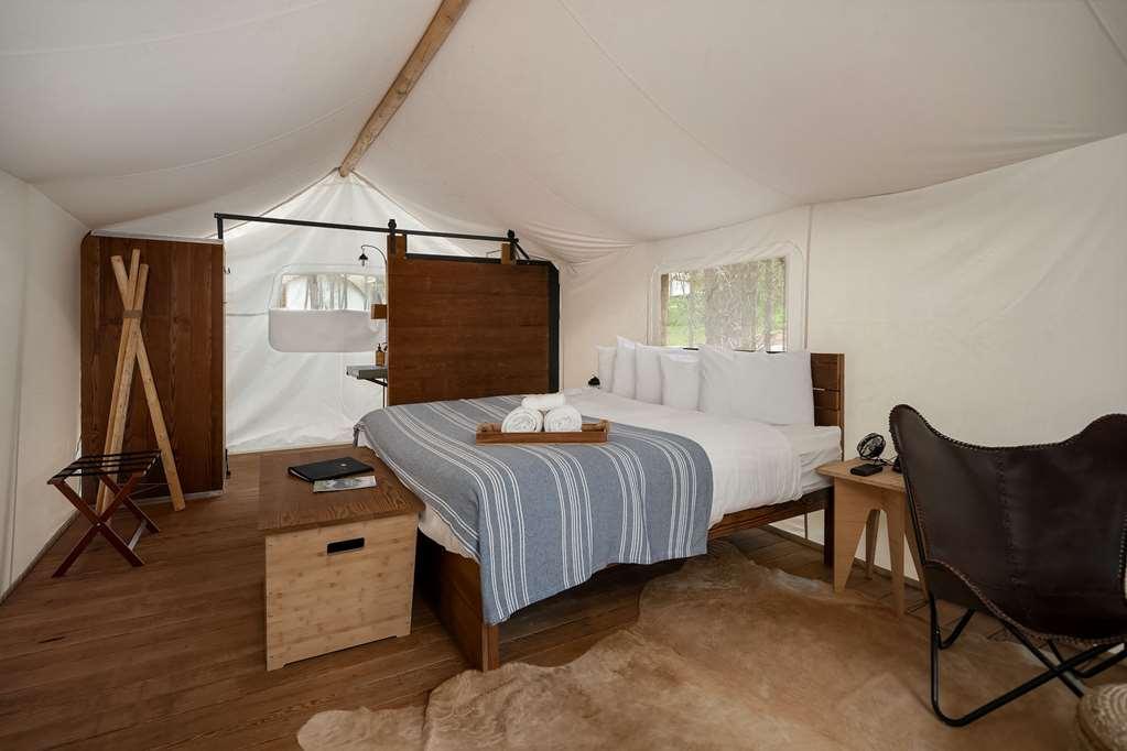 Under Canvas Acadia Surry Номер фото